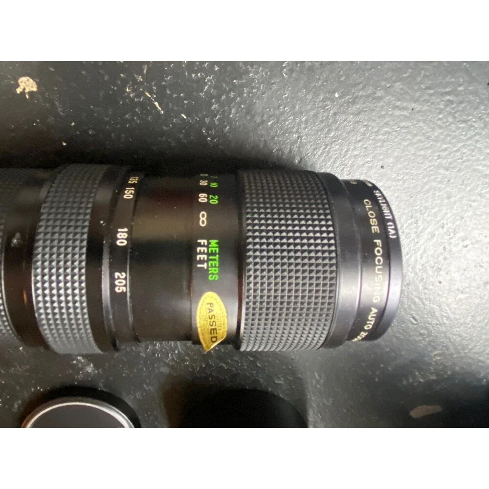 Vivitar 75-205mm f3.8 Telephoto Zoom Lens Canon FD Kiron Made w Hood Case